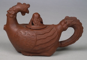 Bottger Meissen red teapot - source Cowan&rsquo;s Auctions